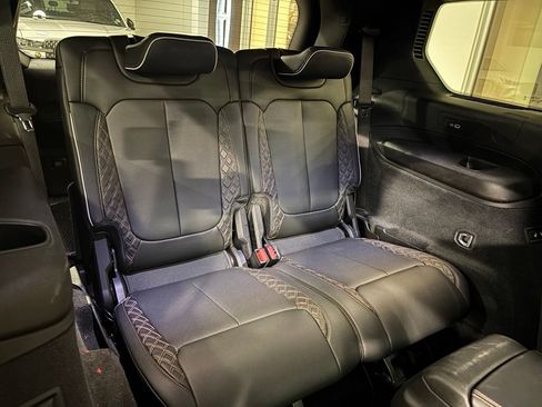 Used 2023 Jeep Grand Cherokee L Summit AWD/4WD image 15