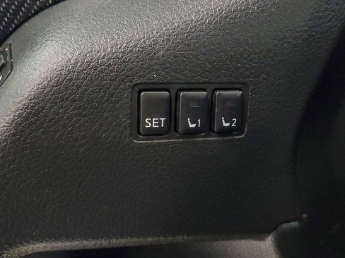 Used 2020 Nissan Rogue SL AWD/4WD image 17