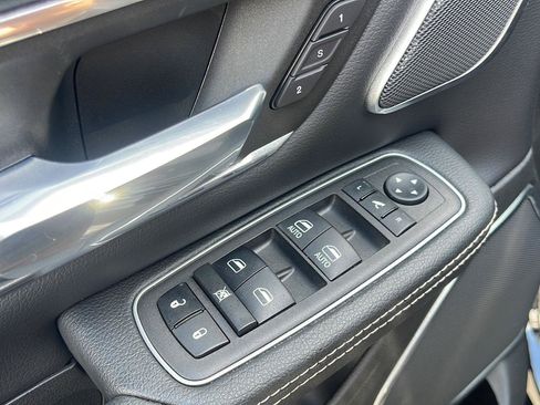 Used 2023 RAM 1500 Laramie AWD/4WD image 15
