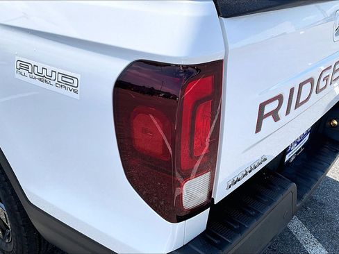 Used 2025 Honda Ridgeline Black Edition image 24