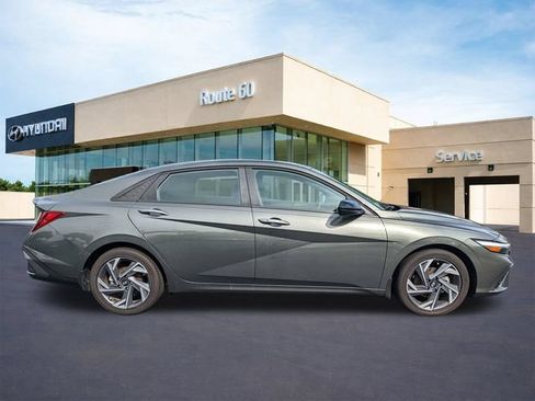 Certified 2025 Hyundai Elantra Sport FWD image 3