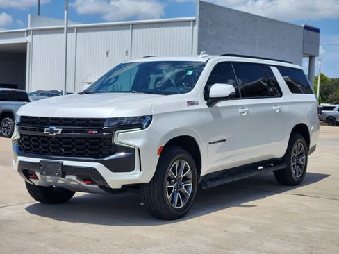 Used 2023 Chevrolet Suburban Z71 w/ Luxury Package AWD/4WD image 3