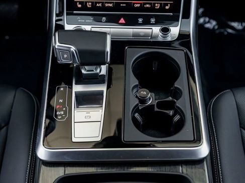 Used 2021 Audi Q8 Prestige w/ Prestige Package image 25