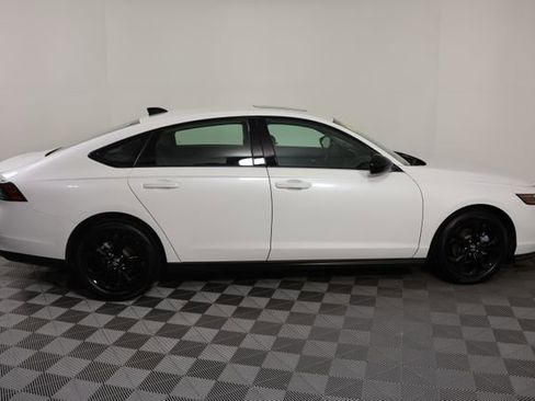 Certified 2025 Honda Accord SE image 9