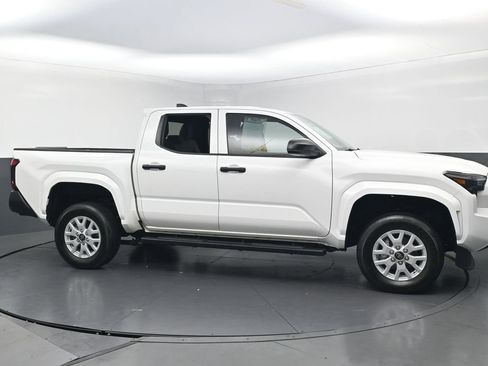 Used 2025 Toyota Tacoma SR RWD image 6