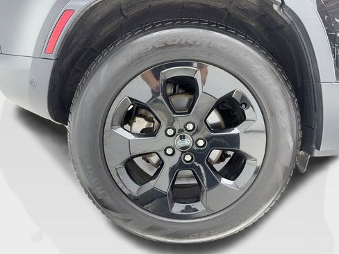 Used 2022 Land Rover Defender 110 S image 40