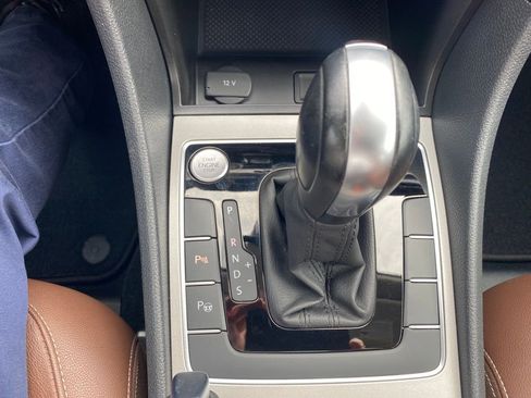 Used 2022 Volkswagen Passat 2.0T image 24