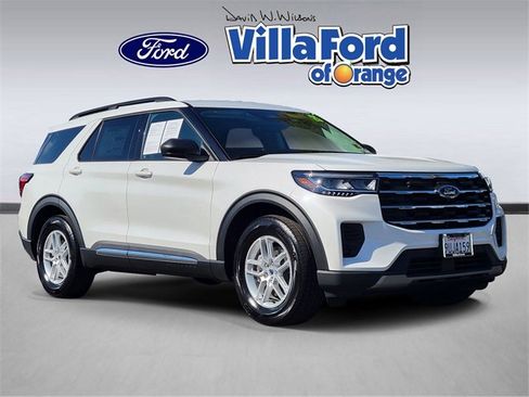 Used 2025 Ford Explorer Active image 1