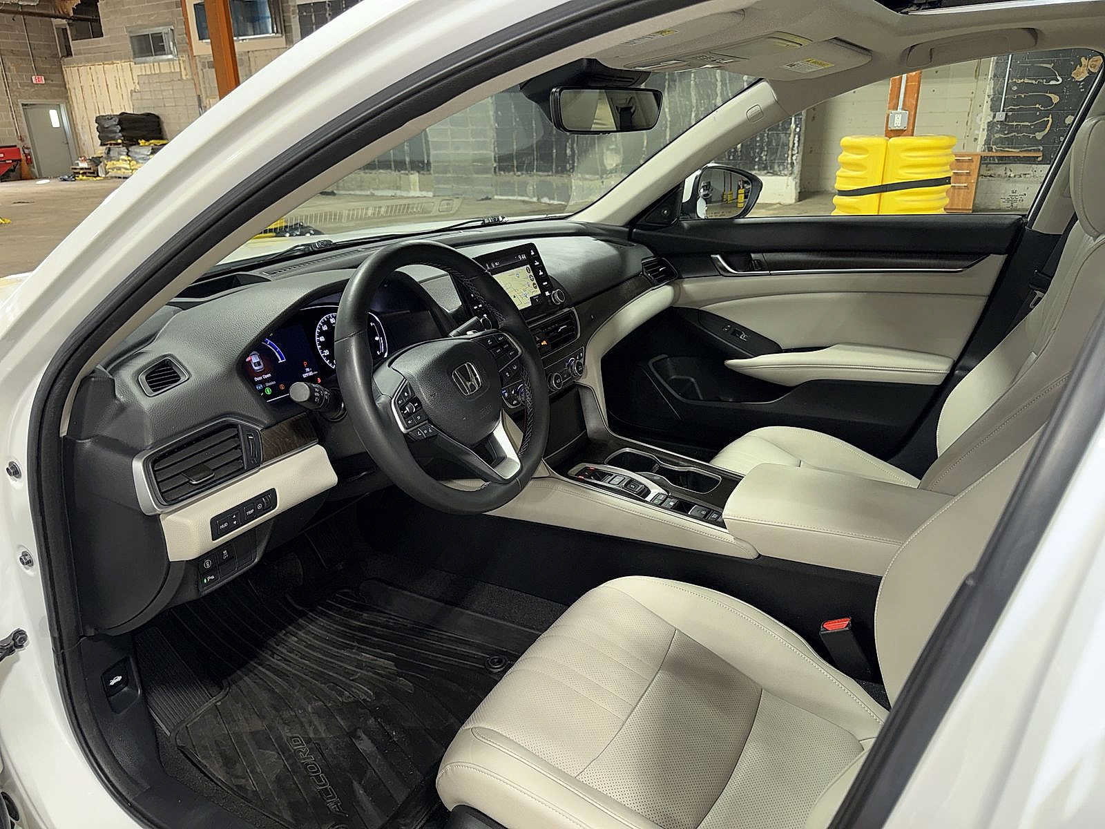 Used 2019 Honda Accord Touring image 30