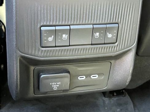Used 2024 Jeep Wagoneer Launch Edition AWD/4WD image 26
