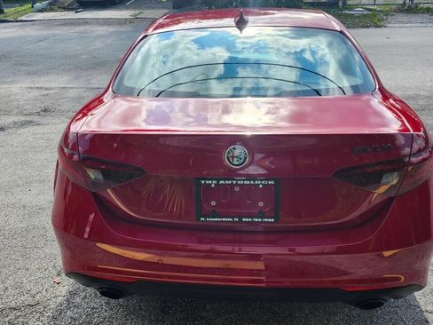 Used 2019 Alfa Romeo Giulia w/ Nero Edizione RWD image 11