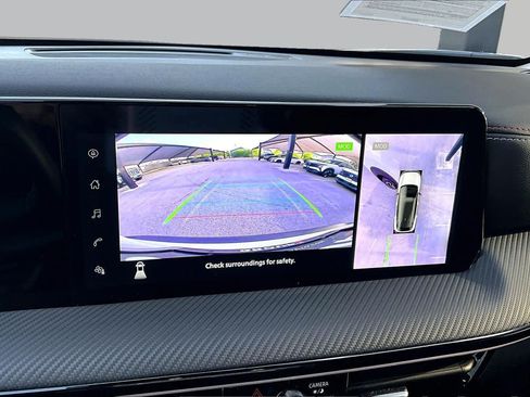 Certified 2025 Nissan Kicks SR FWD image 26