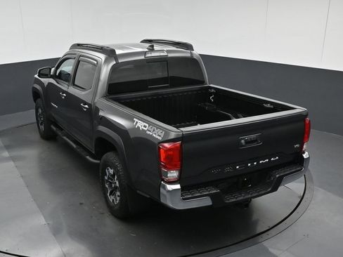 Used 2017 Toyota Tacoma TRD Off-Road image 64