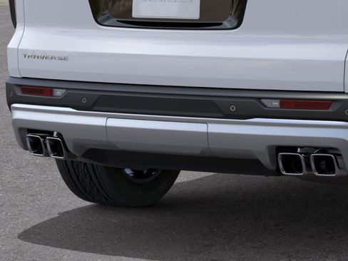 New 2026 Chevrolet Traverse LT image 2