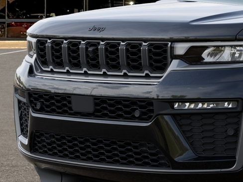 New 2026 Jeep Grand Cherokee L Limited AWD/4WD image 11