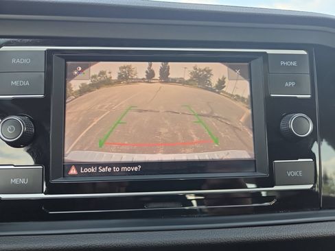 Certified 2022 Volkswagen Jetta SE FWD image 29