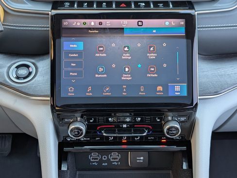 Used 2022 Jeep Grand Cherokee Overland w/ Adv Protech Group III image 26