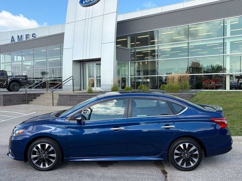 Used 2019 Nissan Sentra SR FWD image 3