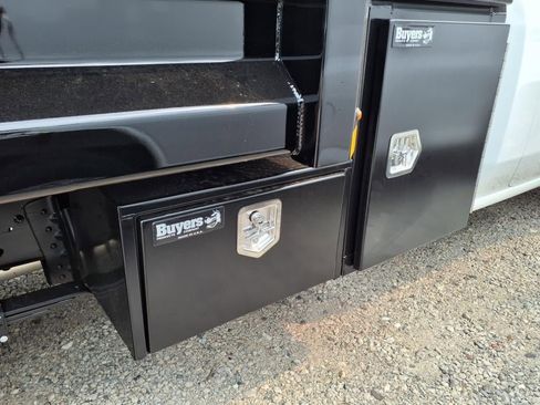 New 2025 GMC Sierra 3500 Pro w/ Convenience Package image 6