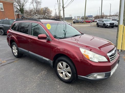 Used 2012 Subaru Outback 3.6R Limited w/ Moonroof Pkg image 3
