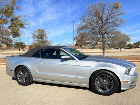 Used 2014 Ford Mustang Premium image 62