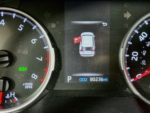 Used 2021 Toyota RAV4 XLE FWD image 16