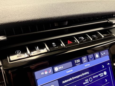 Used 2024 Jeep Grand Cherokee L Altitude image 9