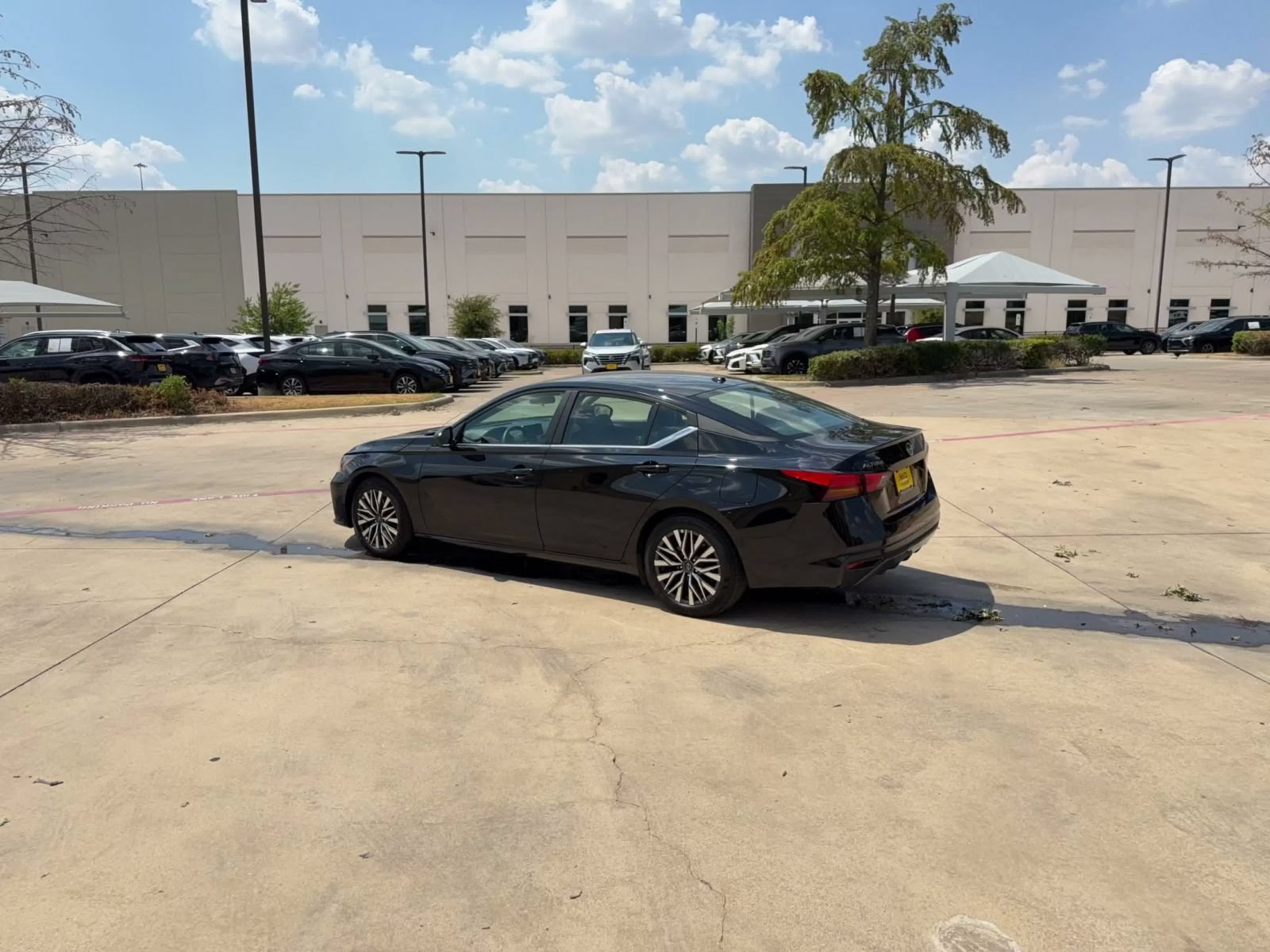 Used 2026 Nissan Altima 2.5 SV FWD image 9