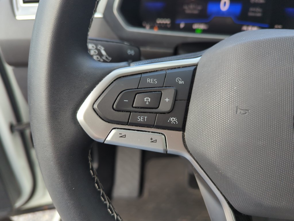 Used 2023 Volkswagen Tiguan SE FWD image 22
