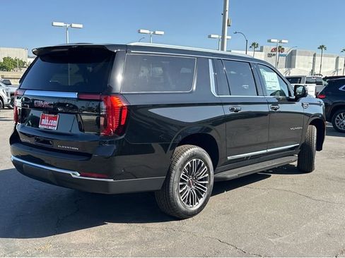 New 2026 GMC Yukon XL Elevation image 11