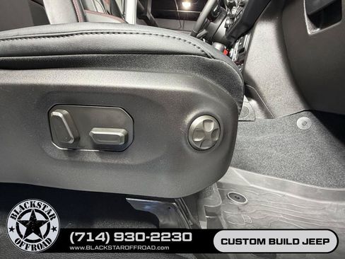 Used 2024 Jeep Gladiator Rubicon AWD/4WD image 22