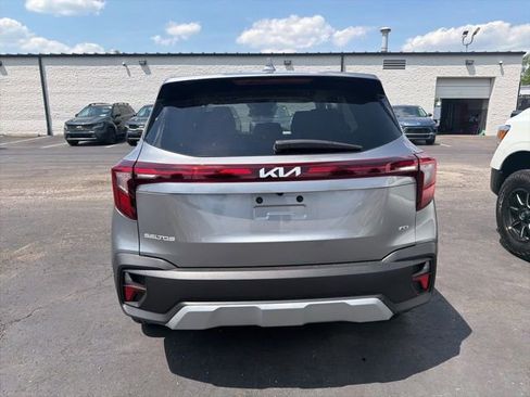 Used 2024 Kia Seltos LX AWD/4WD image 5