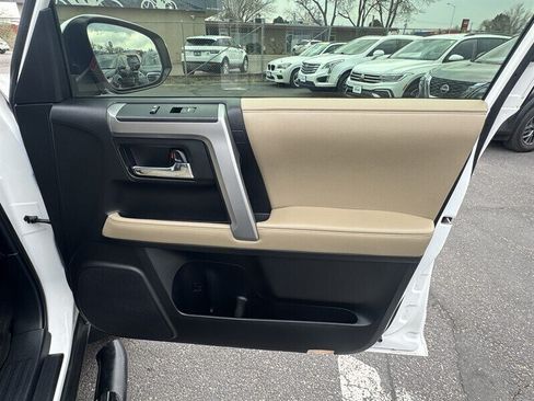Used 2019 Toyota 4Runner SR5 Premium AWD/4WD image 32
