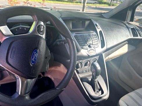 Used 2014 Ford Transit Connect XLT image 9