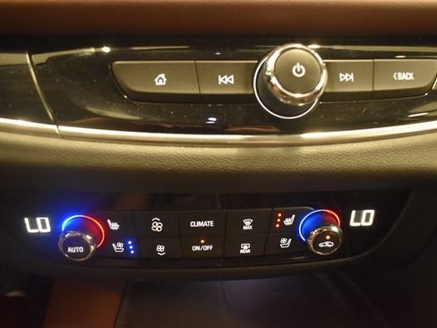 Used 2020 Buick Enclave Avenir w/ Avenir Technology Package AWD/4WD image 27