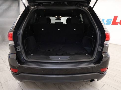 Used 2020 Jeep Grand Cherokee Laredo AWD/4WD image 30