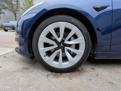 Used 2023 Tesla Model 3 Standard Range image 13