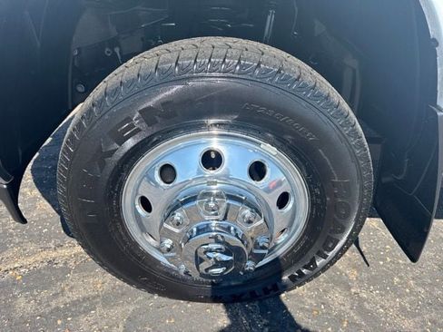 Used 2025 RAM 3500 Laramie AWD/4WD image 10