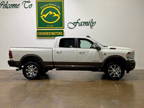 Used 2024 RAM 2500 Limited w/ Safety Group AWD/4WD image 9
