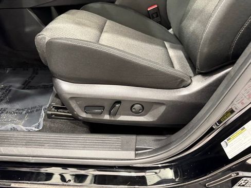 Used 2025 Nissan Rogue SV image 13