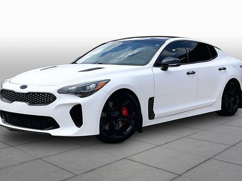 Used 2018 Kia Stinger GT2 AWD/4WD image 3
