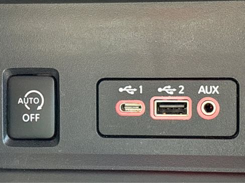 Used 2024 Nissan Sentra SV w/ SV Premium Package image 10