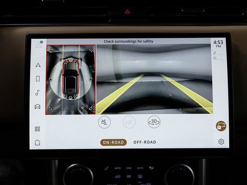 Used 2023 Land Rover Range Rover SE image 18