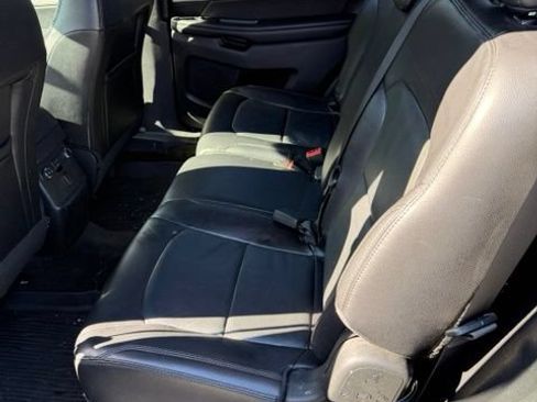 Used 2017 Ford Explorer XLT w/ Equipment Group 202A AWD/4WD image 9