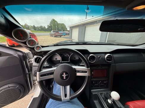 Used 2006 Ford Mustang GT RWD image 13