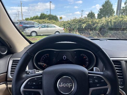 Used 2014 Jeep Grand Cherokee Limited AWD/4WD image 11