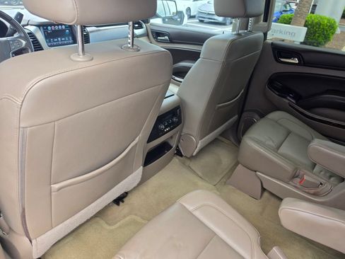 Used 2016 Chevrolet Suburban LT RWD image 16