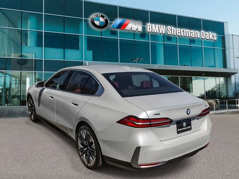 Used 2026 BMW 540i xDrive AWD/4WD image 6