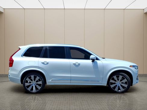 Used 2024 Volvo XC90 T8 Plus w/ Protection Package Premier AWD/4WD image 7