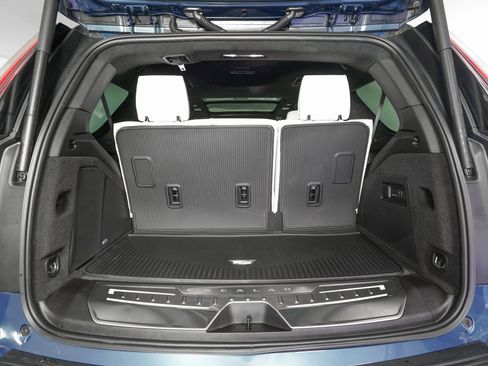 Used 2026 Cadillac Escalade Platinum Sport w/ LPO, ONYX Package image 13